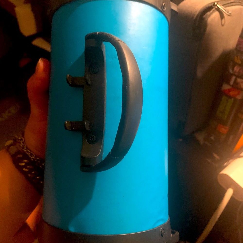 Darta portable wireless Bluetooth waterproof boom box